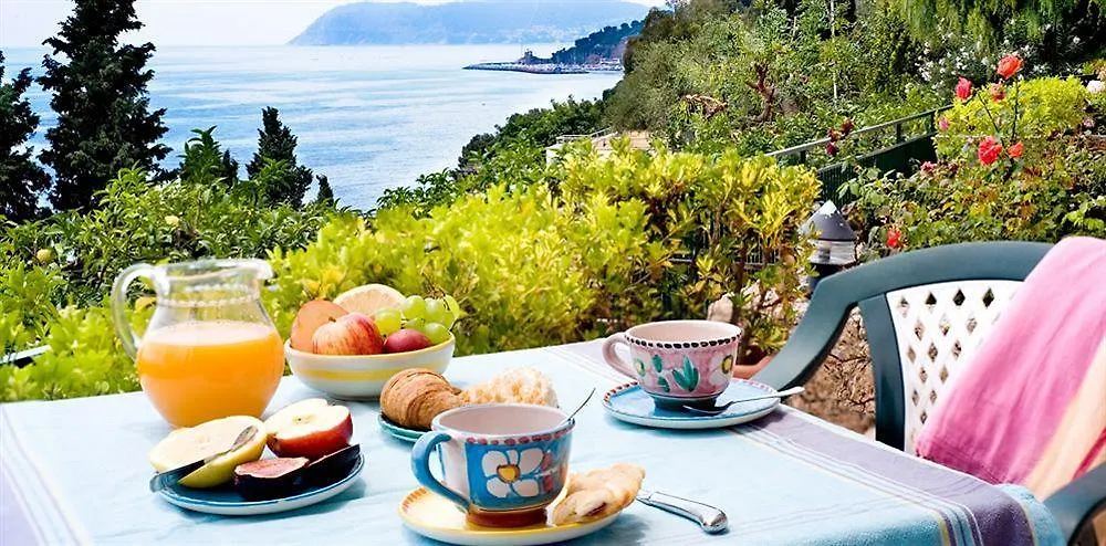 Parco Vacanze Monti E Mare Alassio 0*,  Itália